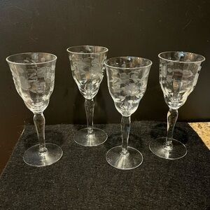 Set of 4 Vintage Floral Etched Cordial Apertif Glasses